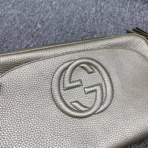 Gucci Soho Gold Metallic Shoulder Bag 468-082625 - Picture 3 of 16